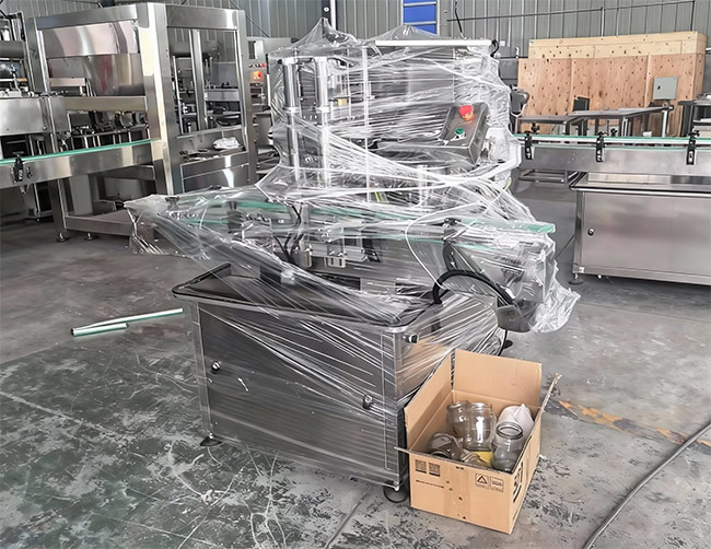 Machine de remplissage de confiture de fruits prête à être livrée