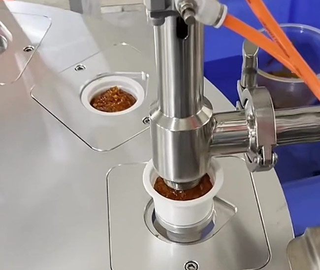 Étude de cas sur le remplissage de Sauce chaude - Transition de la bouteille à la tasse