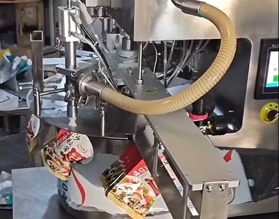 Une Machine pour trois Sauces - technologie de remplissage de pompe à Rotor
