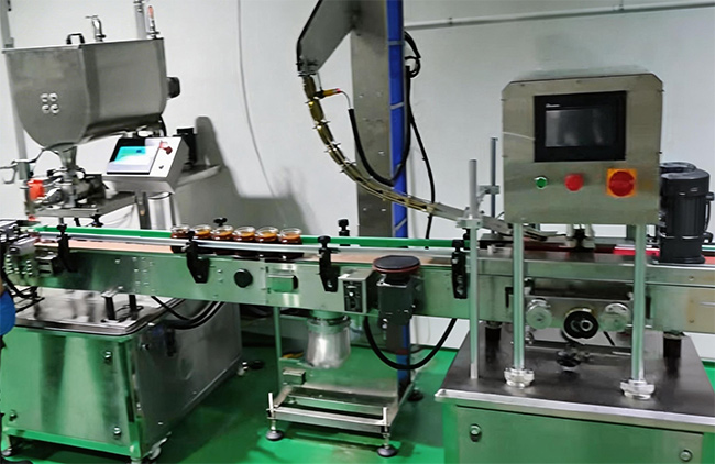 Chili Oil Sauce ligne d’embouteillage étude de cas - Solution évolutive de simple à double tête