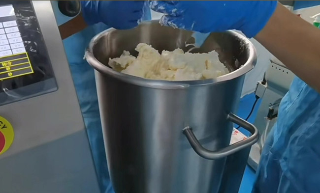 Étude de cas - mélangeur à Cutter R30 pour fromage à la crème lisse