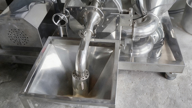 Conception d’alimentation auto-aspiration pour broyeur à poudre sèche - aucun convoyeur nécessaire