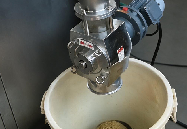 Intégration d’une Machine à Air froid avec Grinder SLU-300 pour la poudre de Cumin de haute qualité
